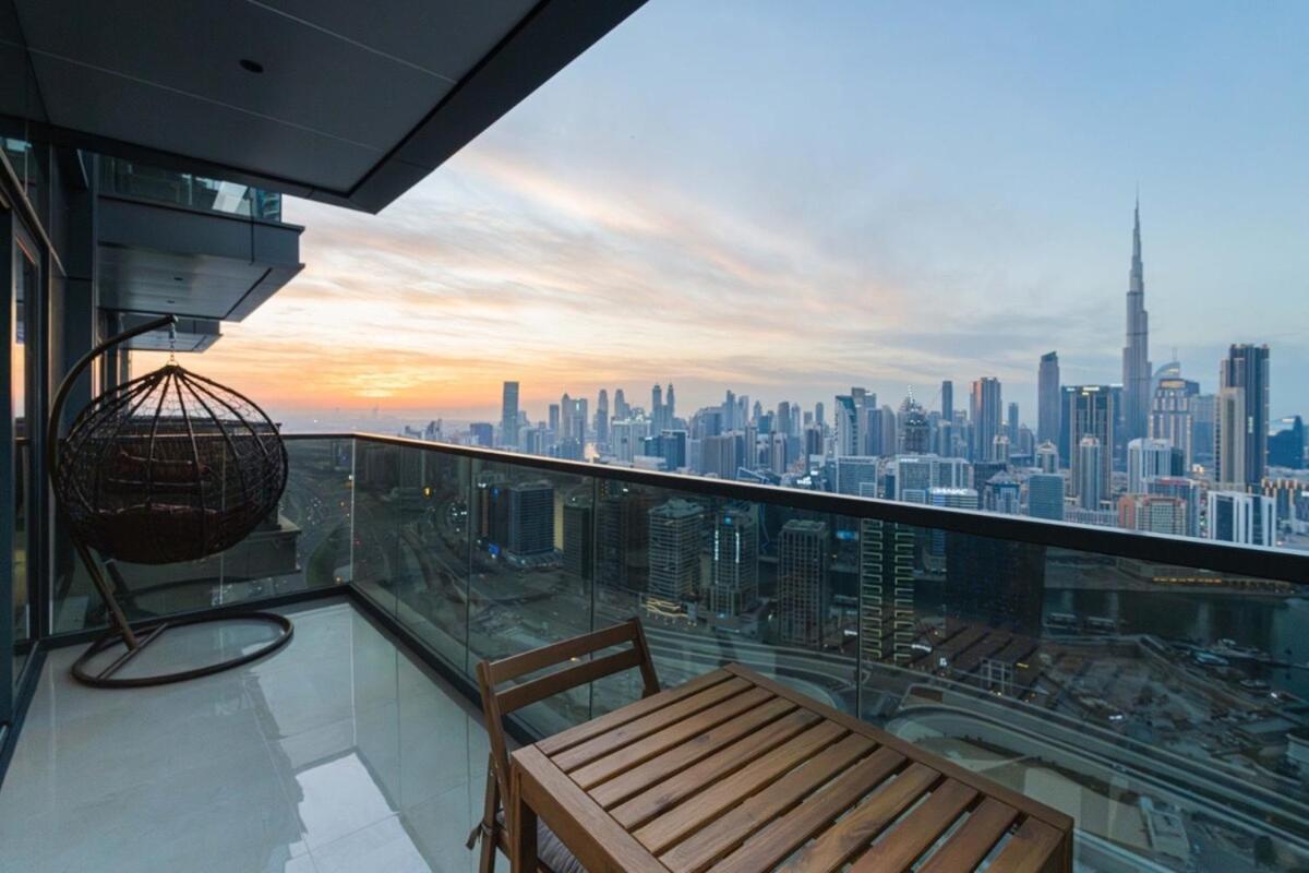 Full Burj Khalifa View 41 Floor Apartment