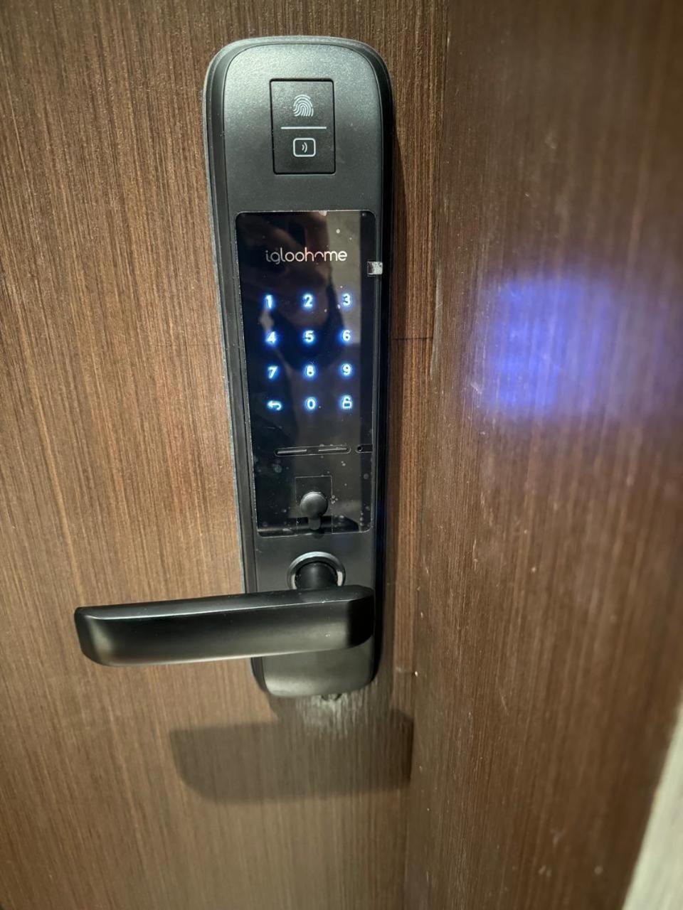 Full Burj Khalifa View 41 Floor Apartment *