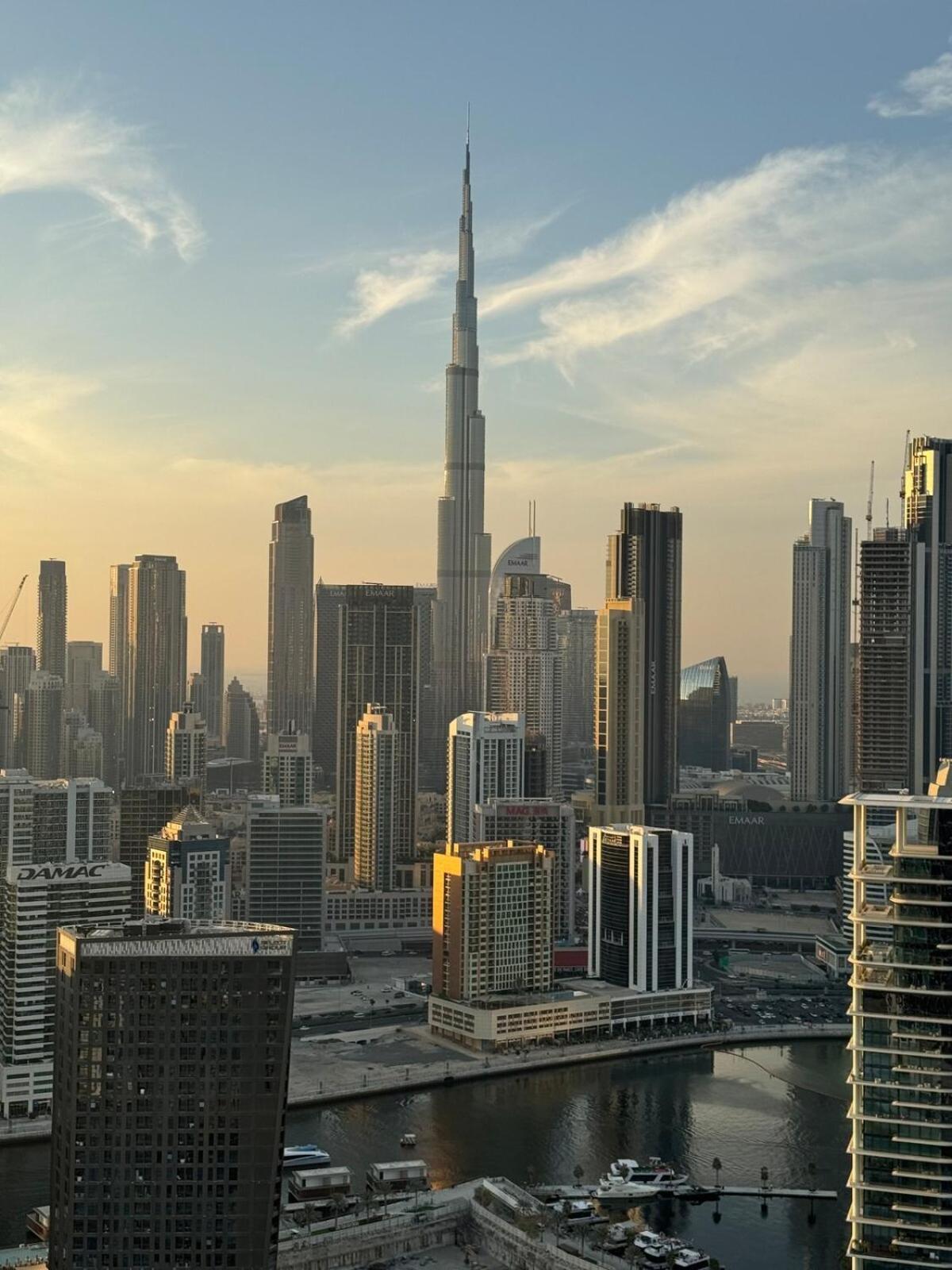 Full Burj Khalifa View 41 Floor *