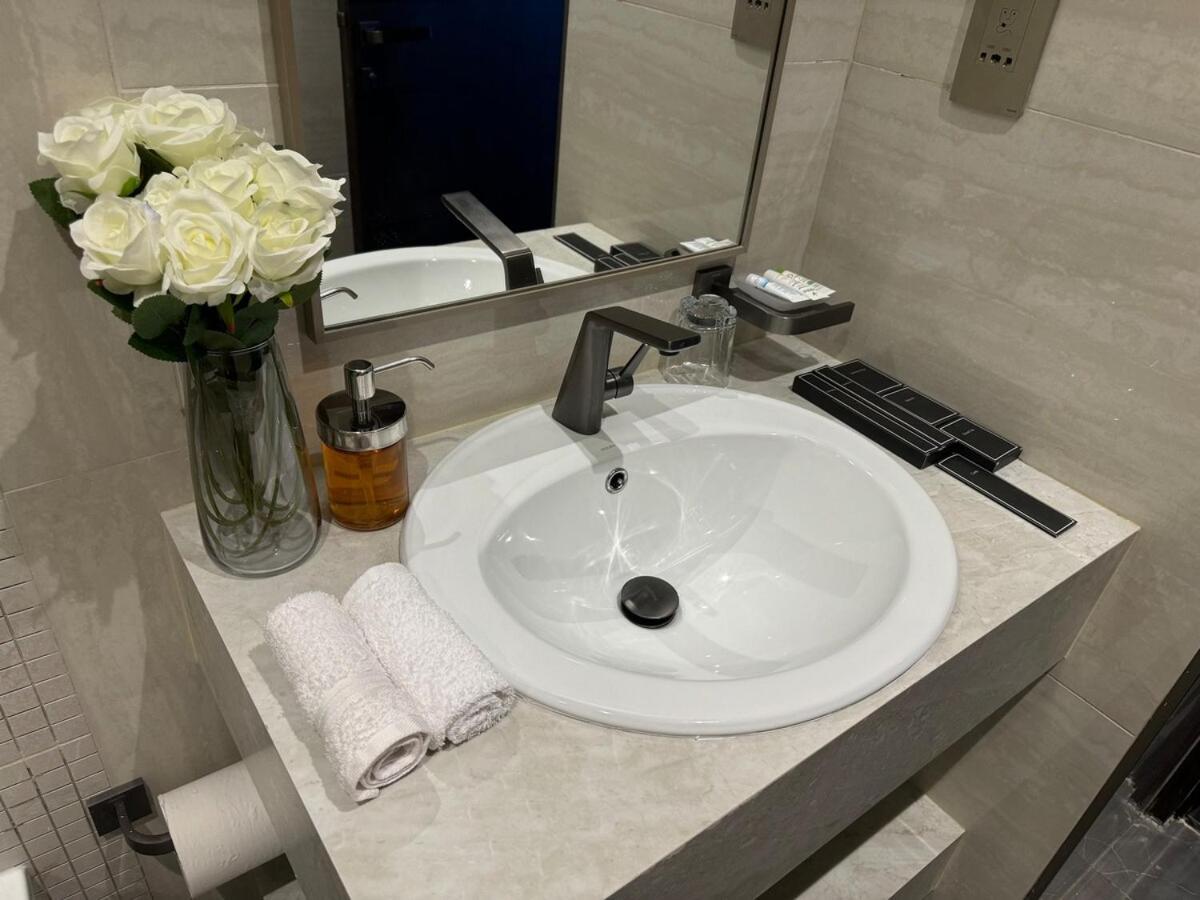 Full Burj Khalifa View 41 Floor Apartment